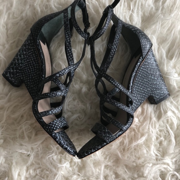 10 CROSBY DEREK LAM Snakeskin High Heel Wedge $595 - Picture 5 of 5